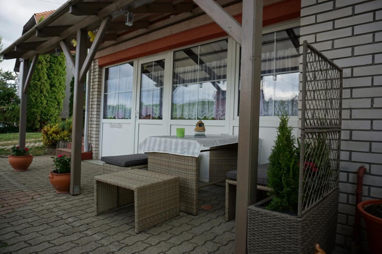 Berc Apartman Egerszalók Buitenkant foto