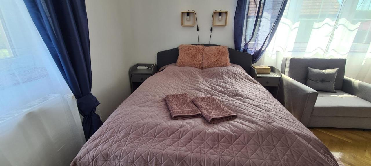 Berc Apartman Egerszalók Buitenkant foto