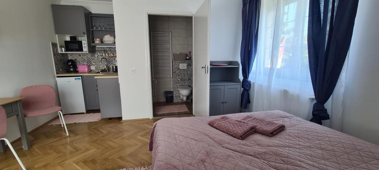 Berc Apartman Egerszalók Buitenkant foto