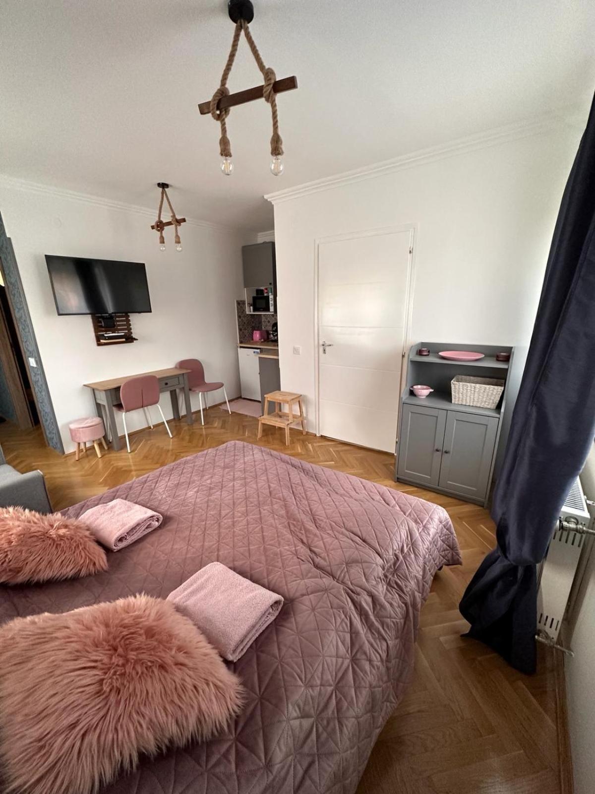 Berc Apartman Egerszalók Buitenkant foto