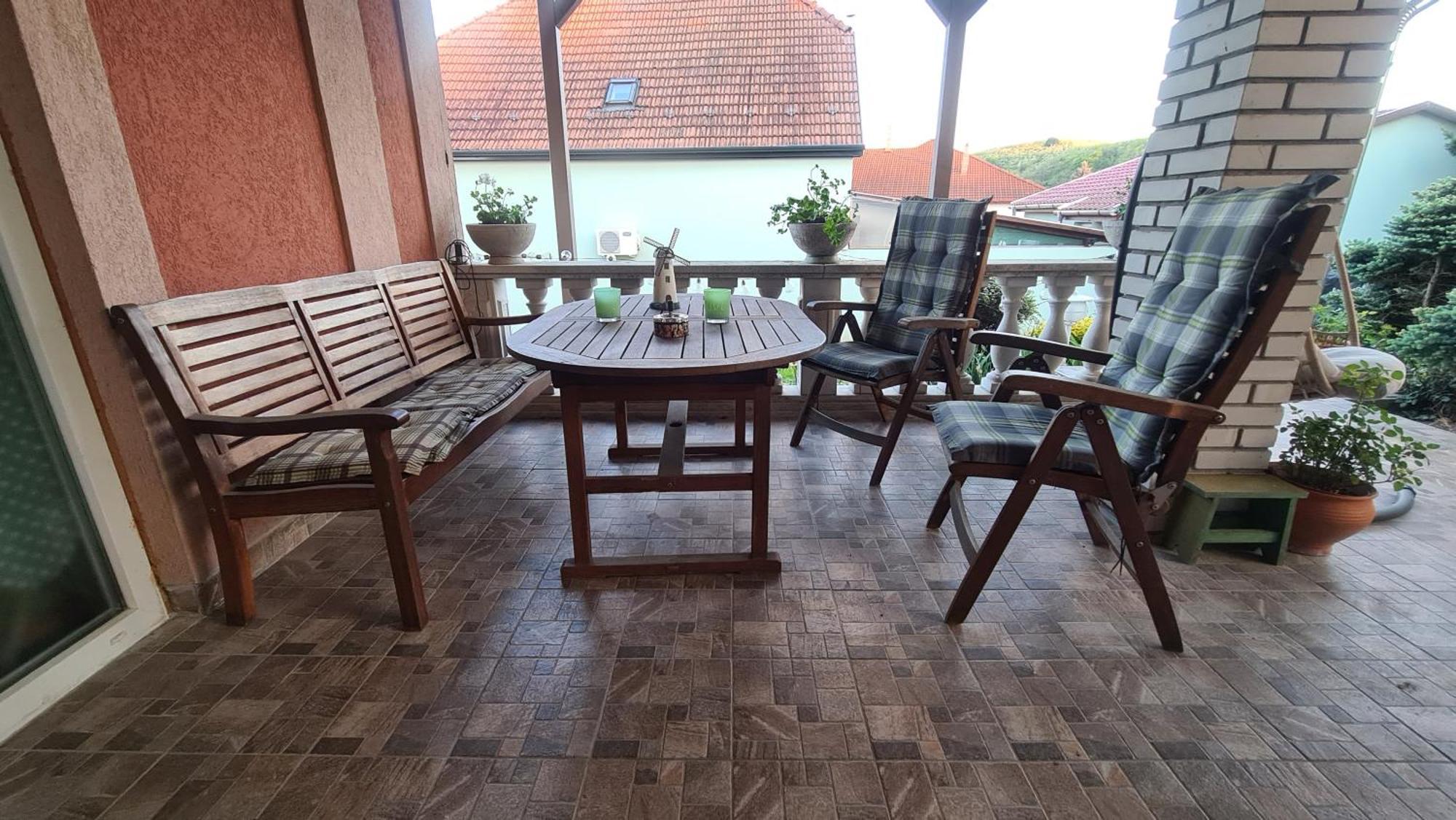 Berc Apartman Egerszalók Buitenkant foto