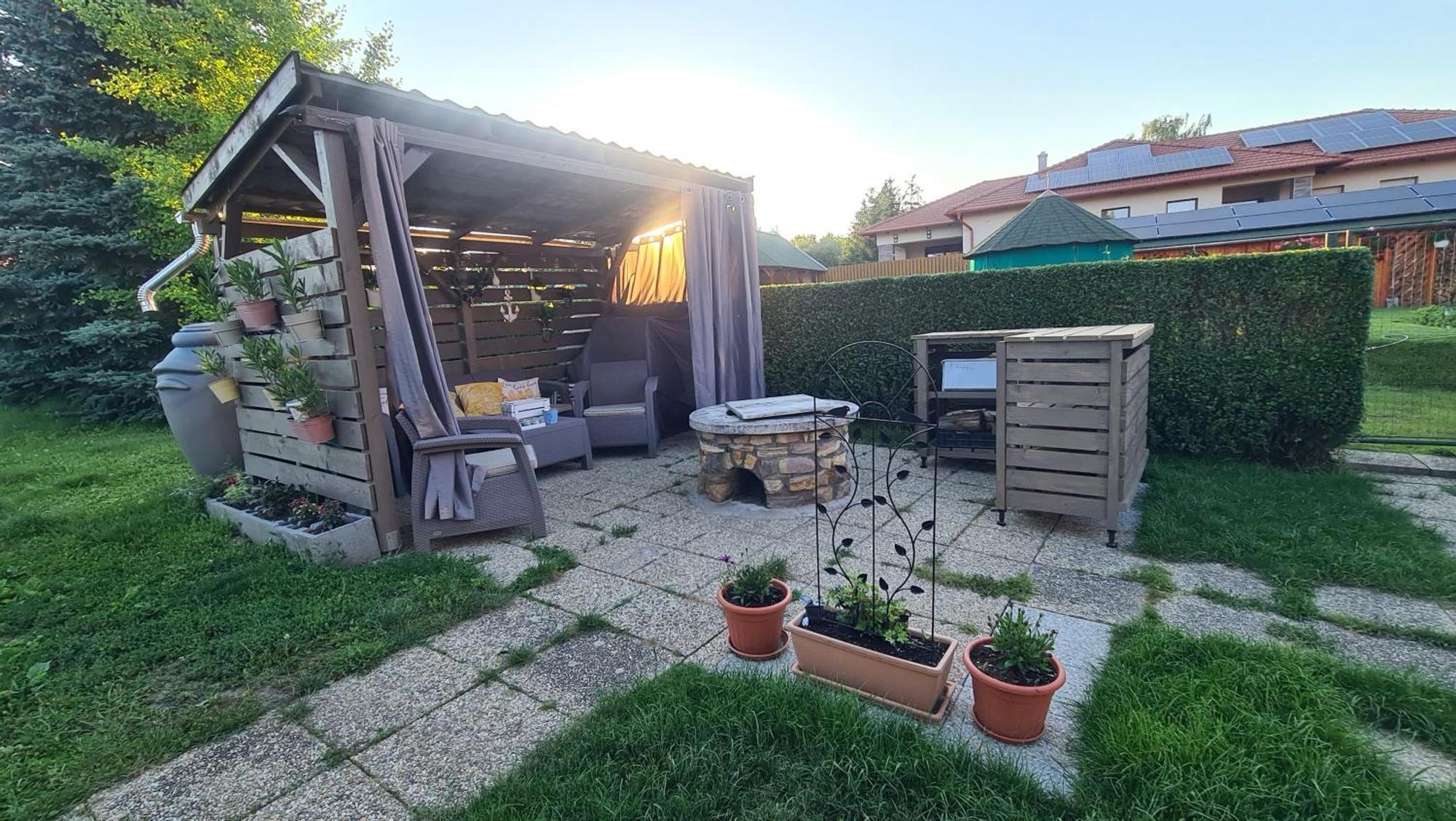 Berc Apartman Egerszalók Buitenkant foto