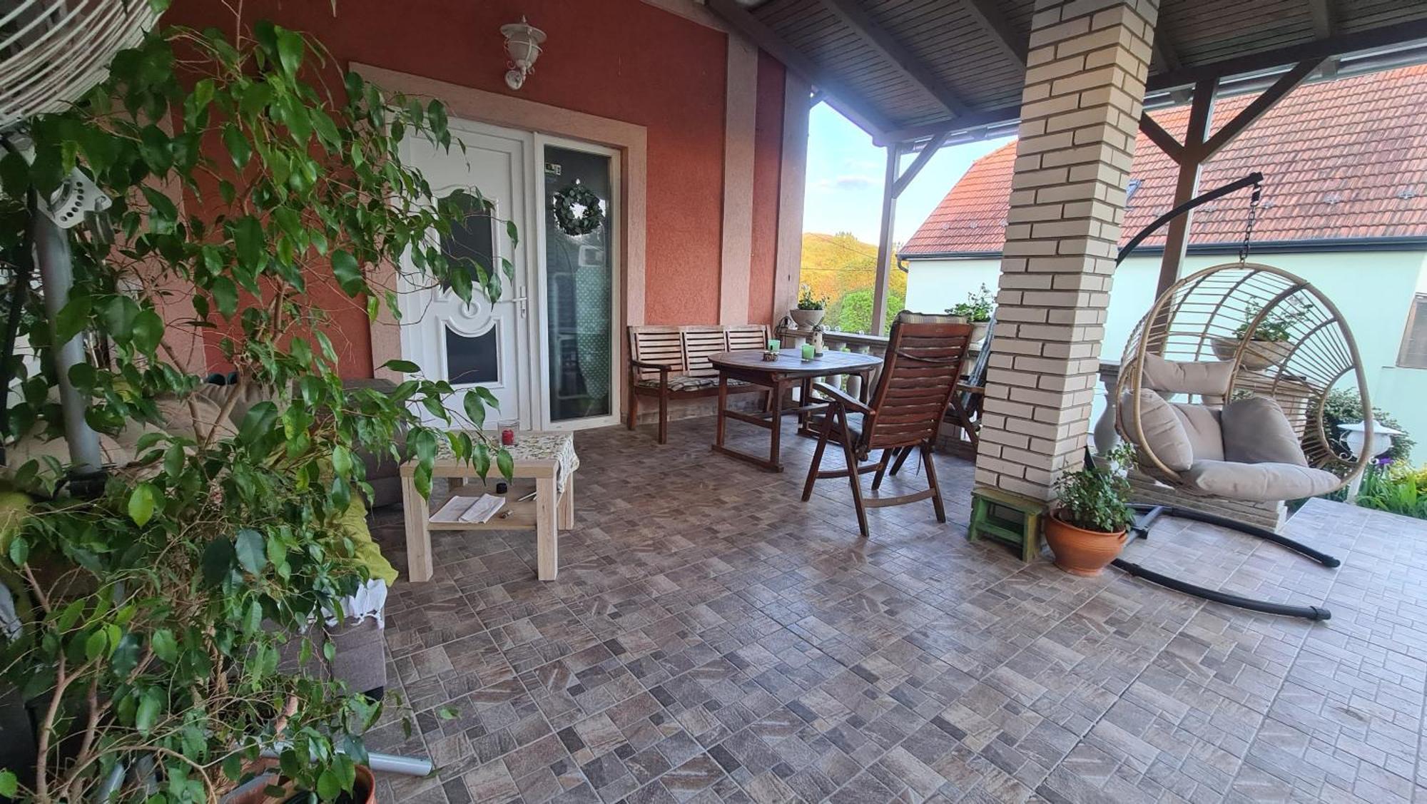 Berc Apartman Egerszalók Buitenkant foto