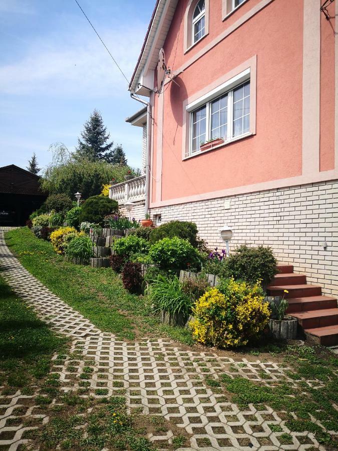 Berc Apartman Egerszalók Buitenkant foto